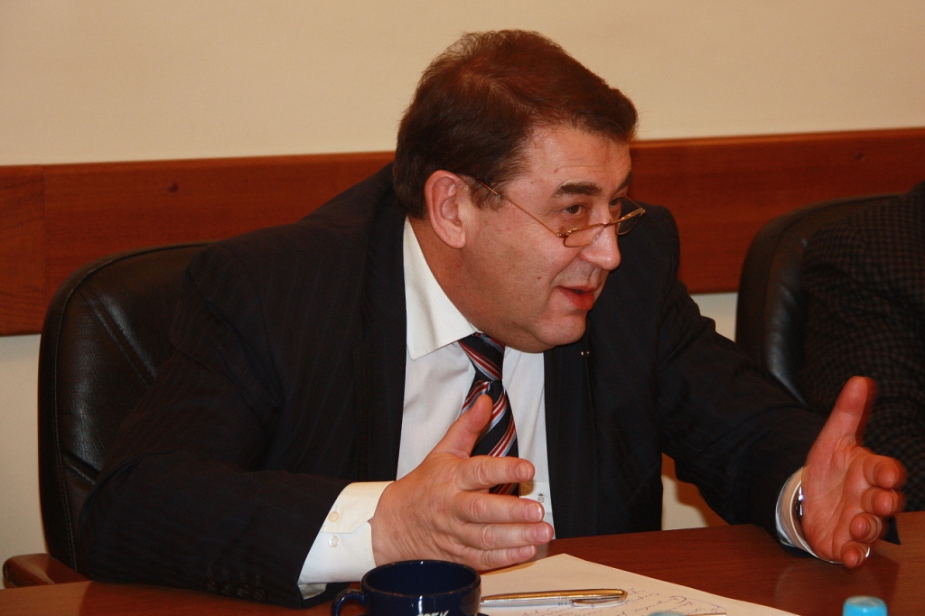 Андрей Нечаев на заседании Экономического клуба ФБК